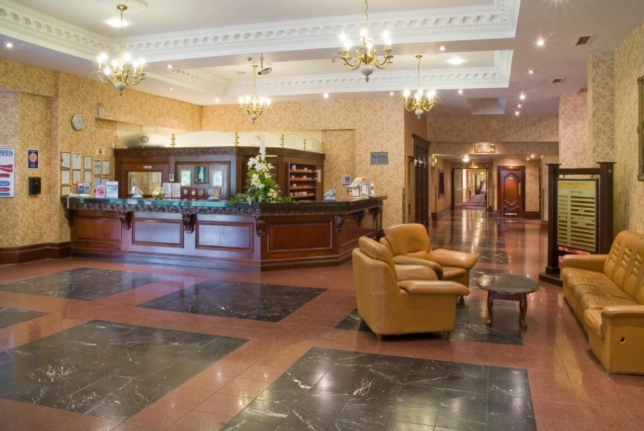 Royal Court Hotel & Spa Coventry Exteriör bild